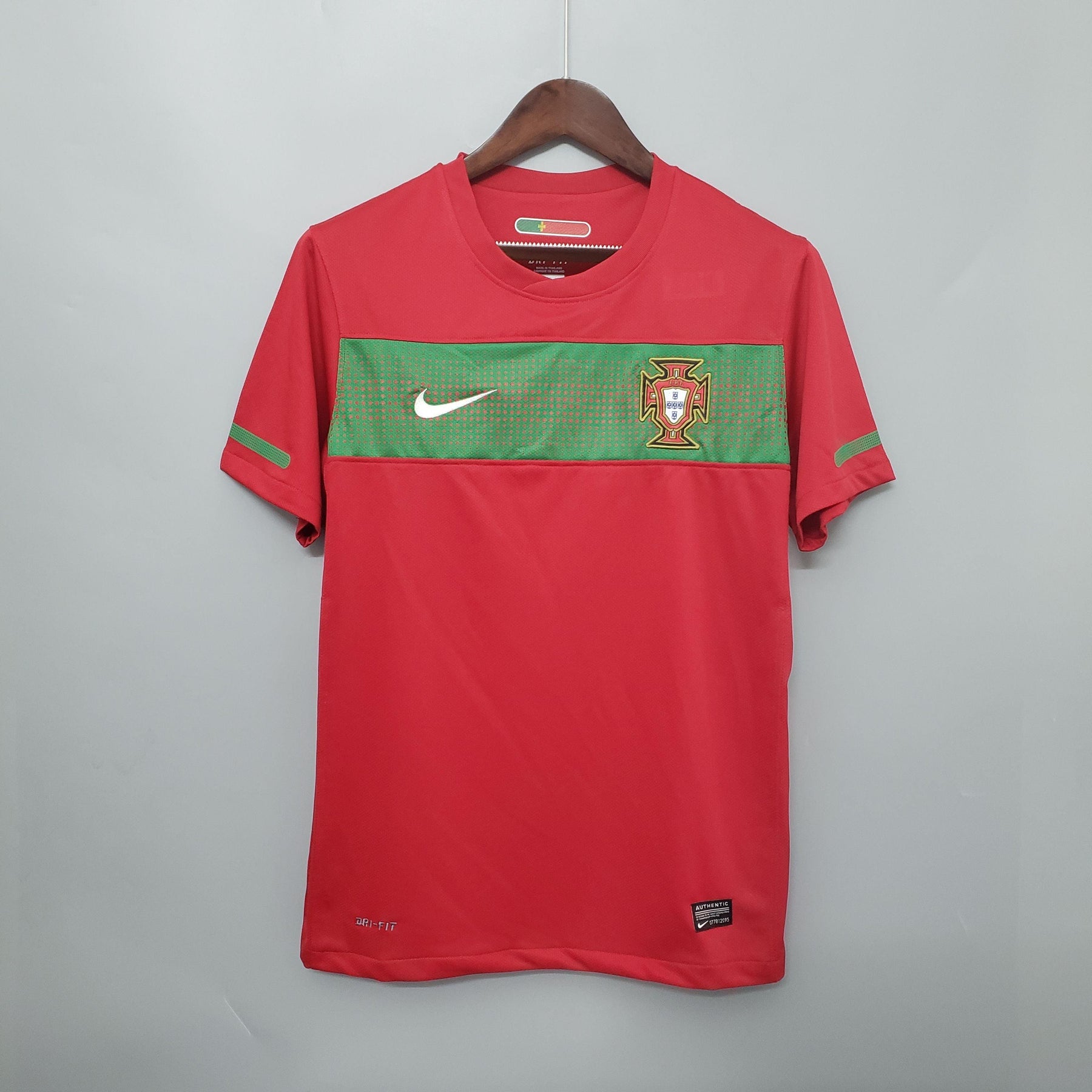 Camisa Retrô Seleção Portugal 2009/10 Home - ResPeita Sports