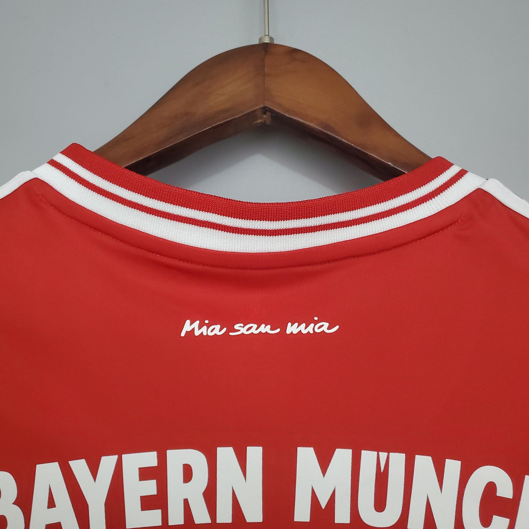 Camisa Retrô Bayern de Munique 2013/14 Home Champions League Edition - ResPeita Sports